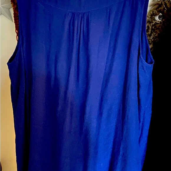 Great condition. Sleeveless blouse - Picture 2 of 2